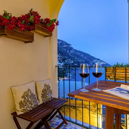 Daplace - Scalinata Apartman *